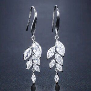 Aubrey's Leaf Dangle Earrings Formal Wedding Elegant, SILVER